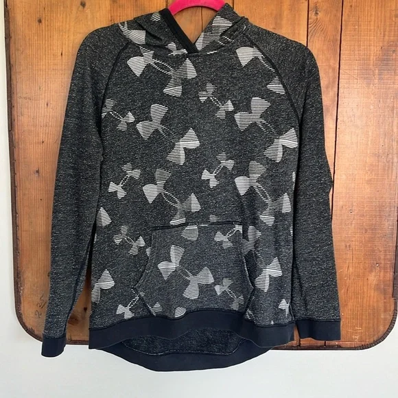 Under Armour All Season Gear Hoodie Size YXL - Picture 1 of 4